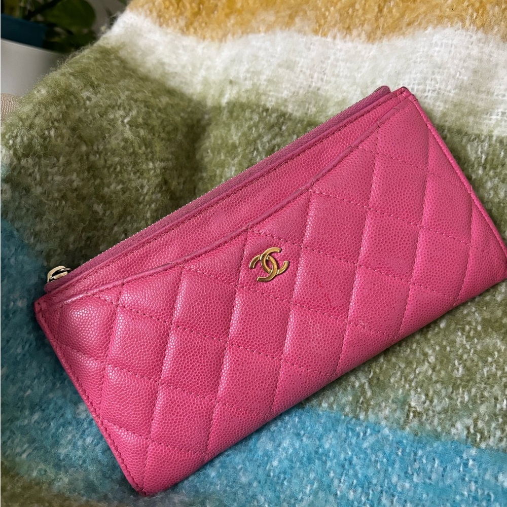 Chanel pouch/zipped wallet